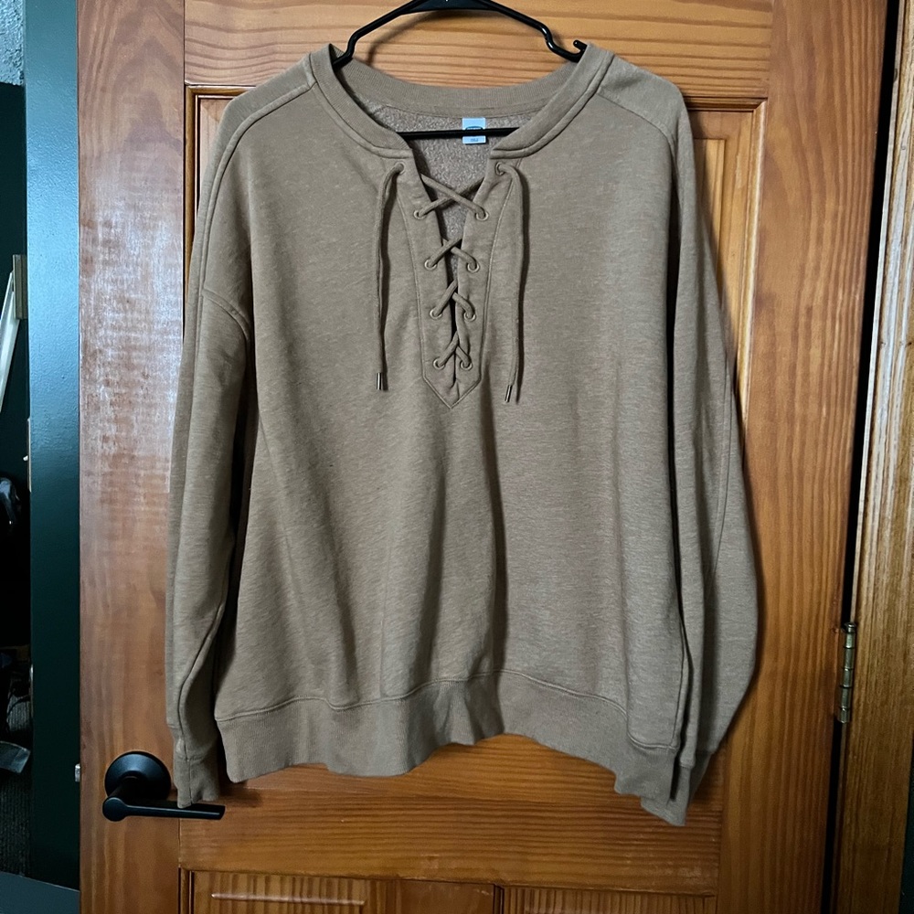 OLD NAVY SIZE XL CREWNECK LIKE NEW